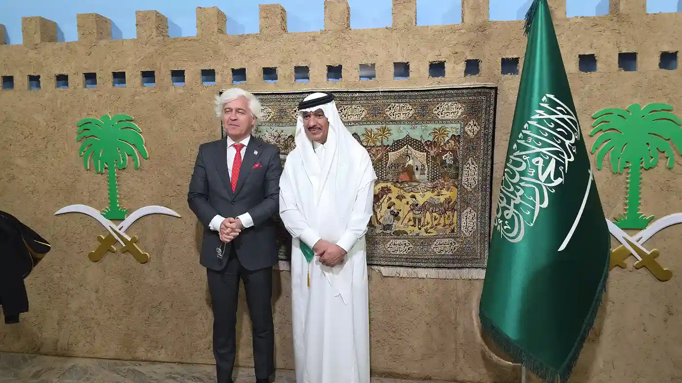 پرستو سیر × فلایناس - 18