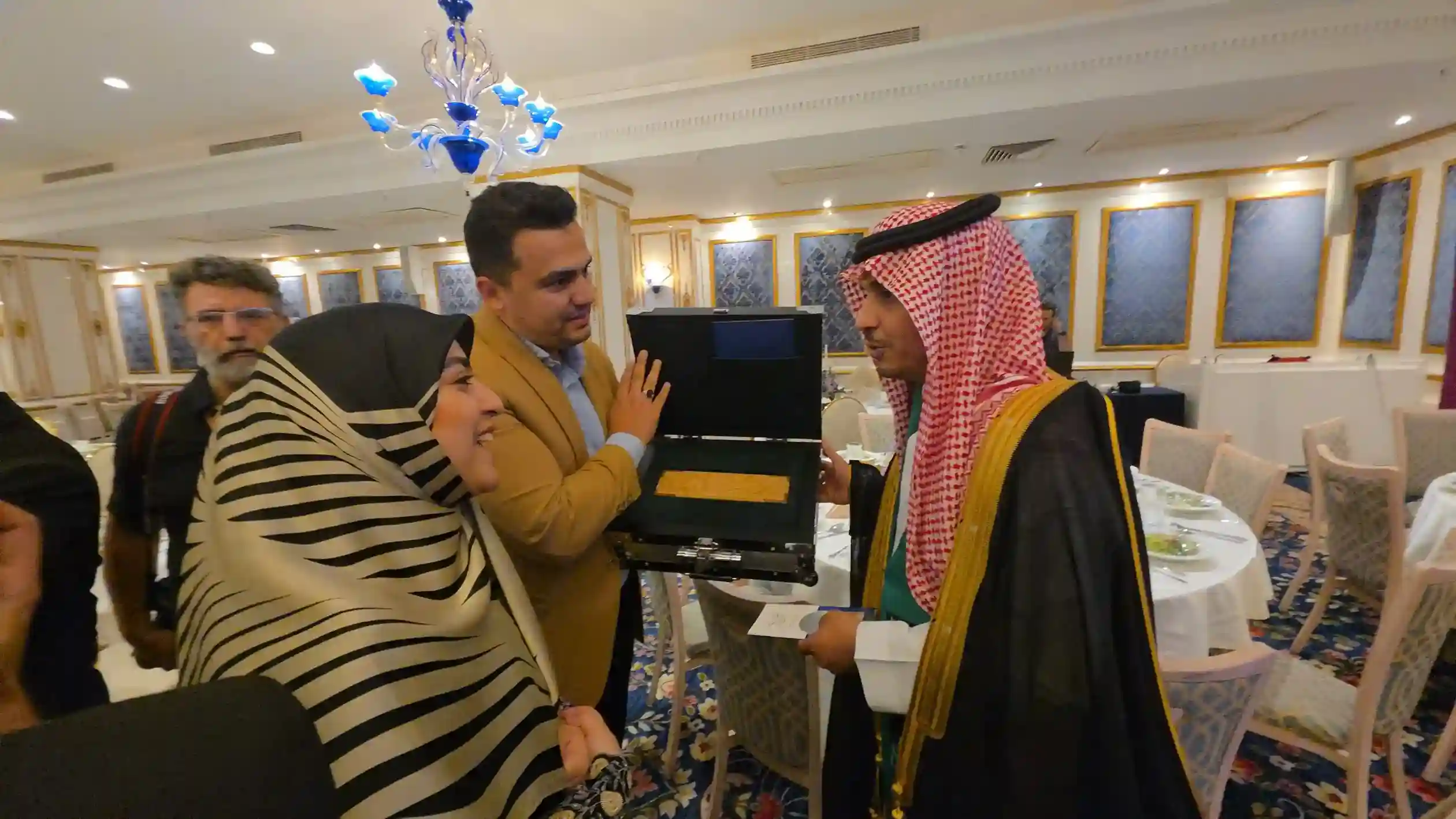 پرستو سیر × فلایناس - 10