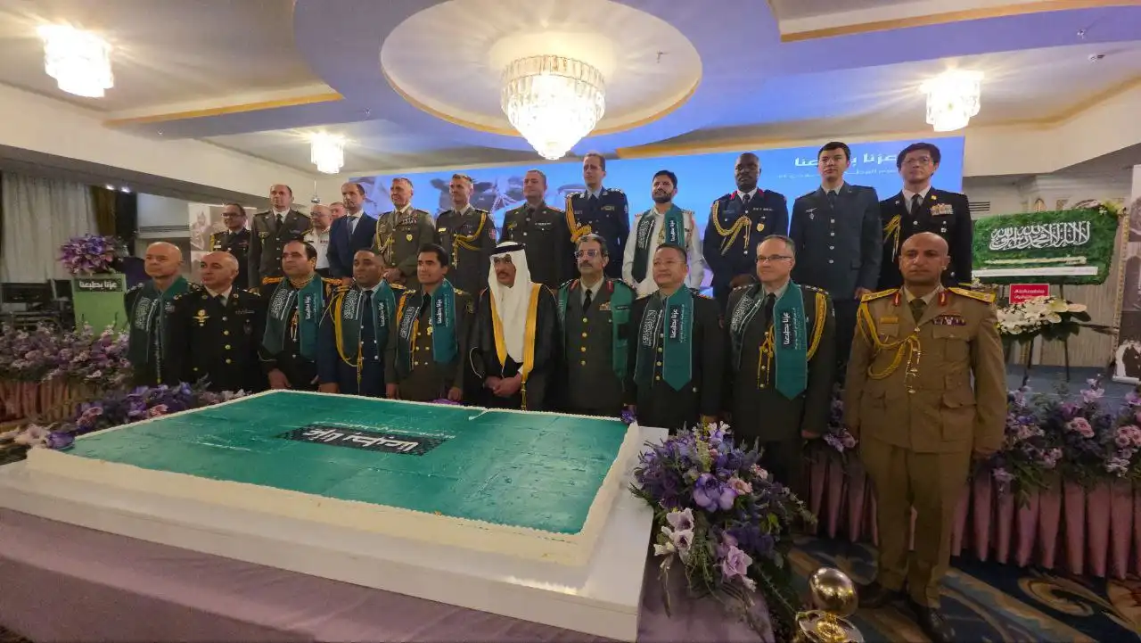 پرستو سیر × فلایناس - 34