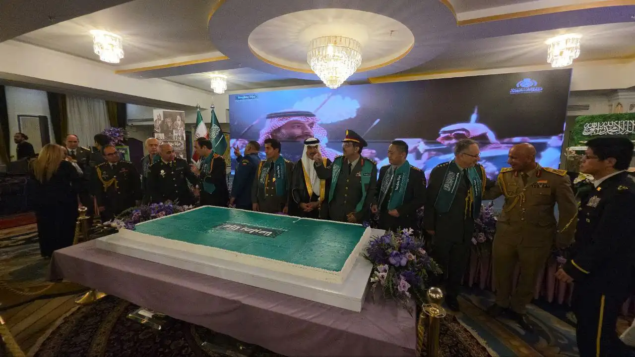 پرستو سیر × فلایناس - 33