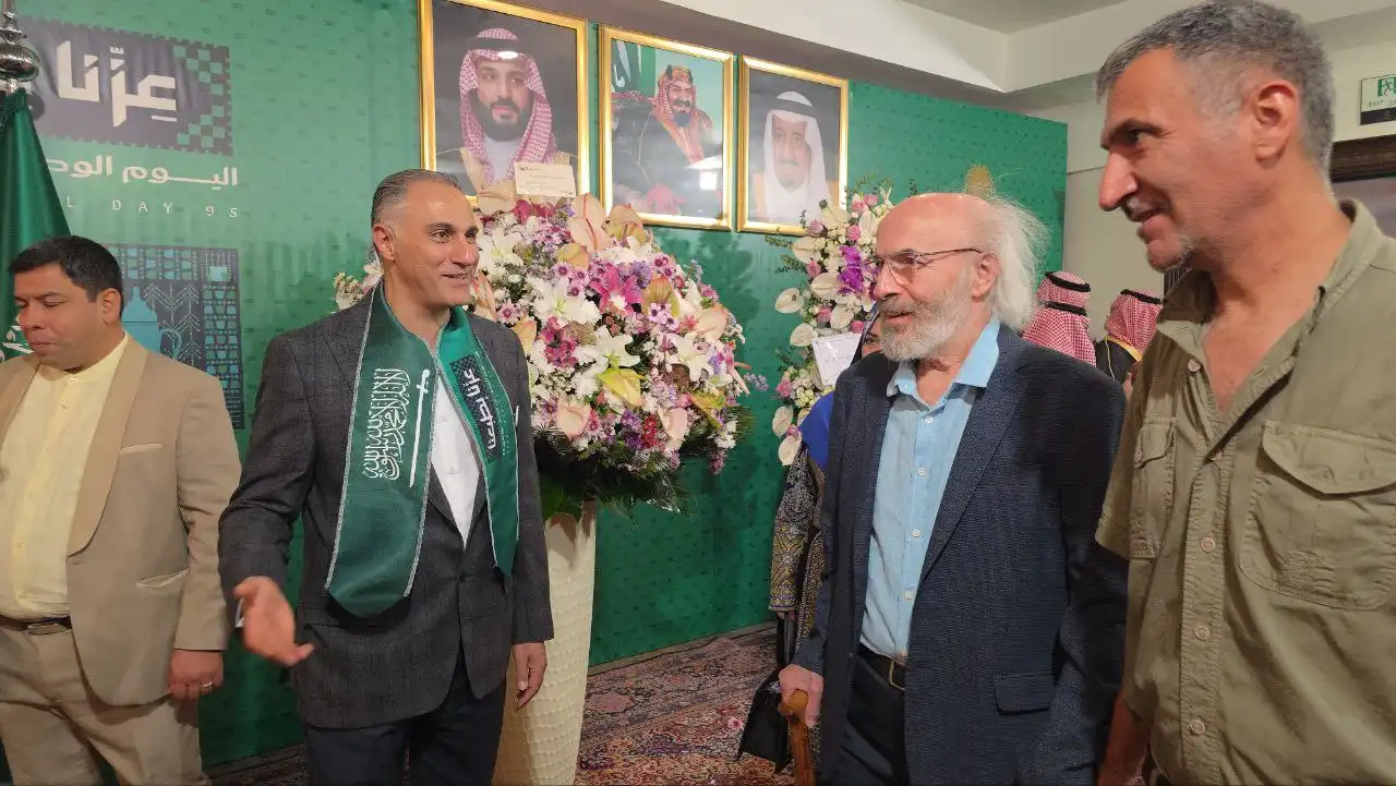 پرستو سیر × فلایناس - 47