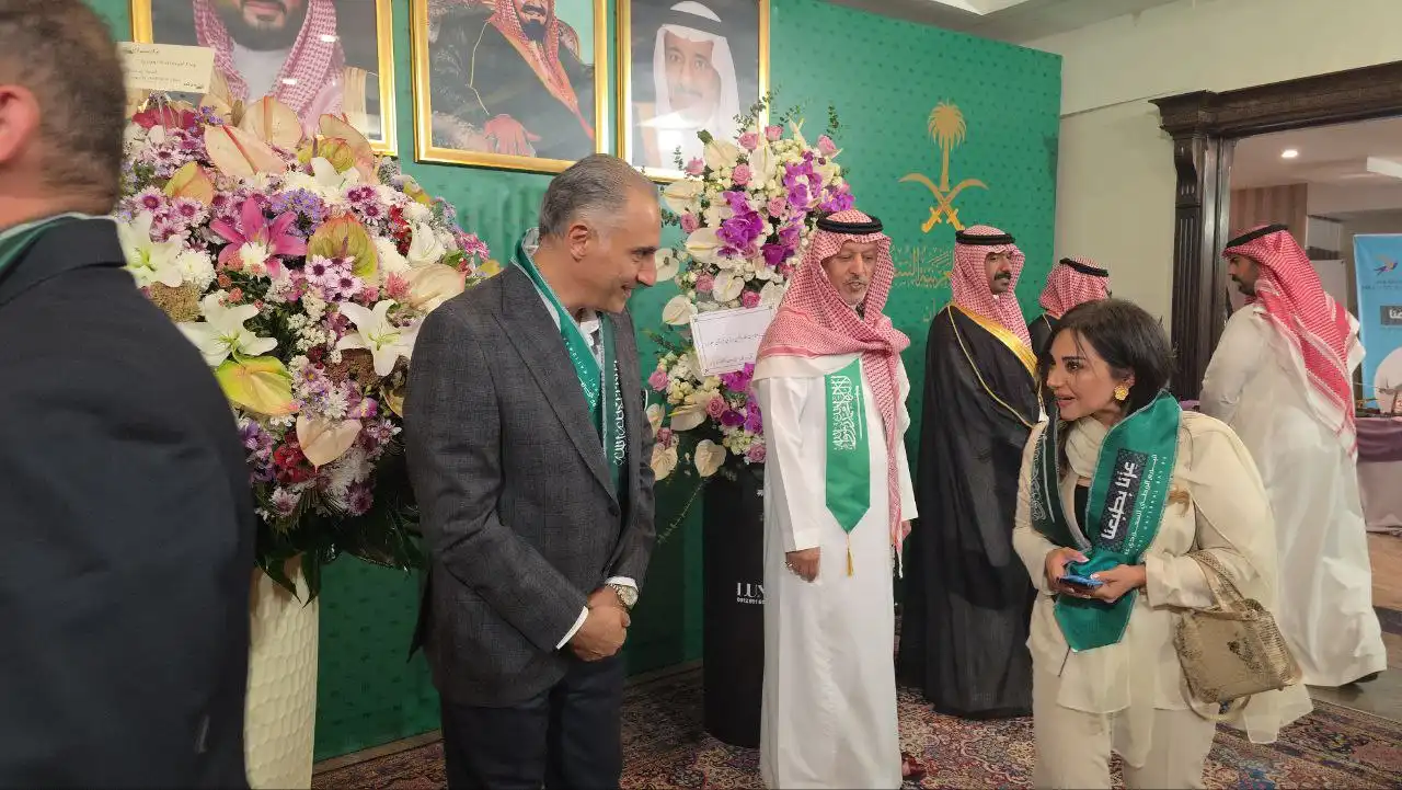 پرستو سیر × فلایناس - 55