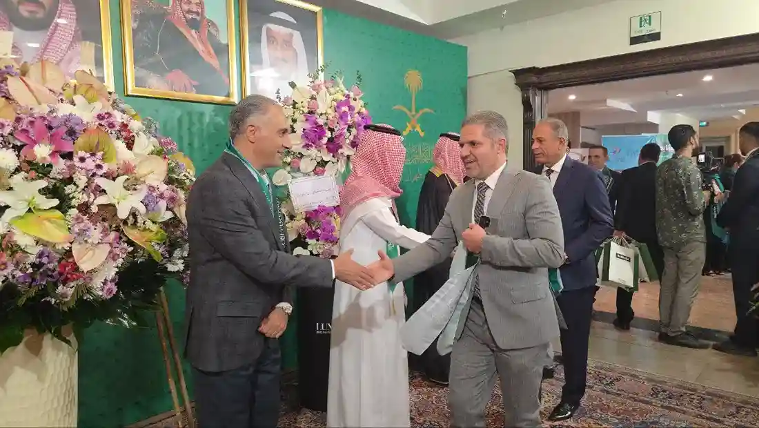 پرستو سیر × فلایناس - 53