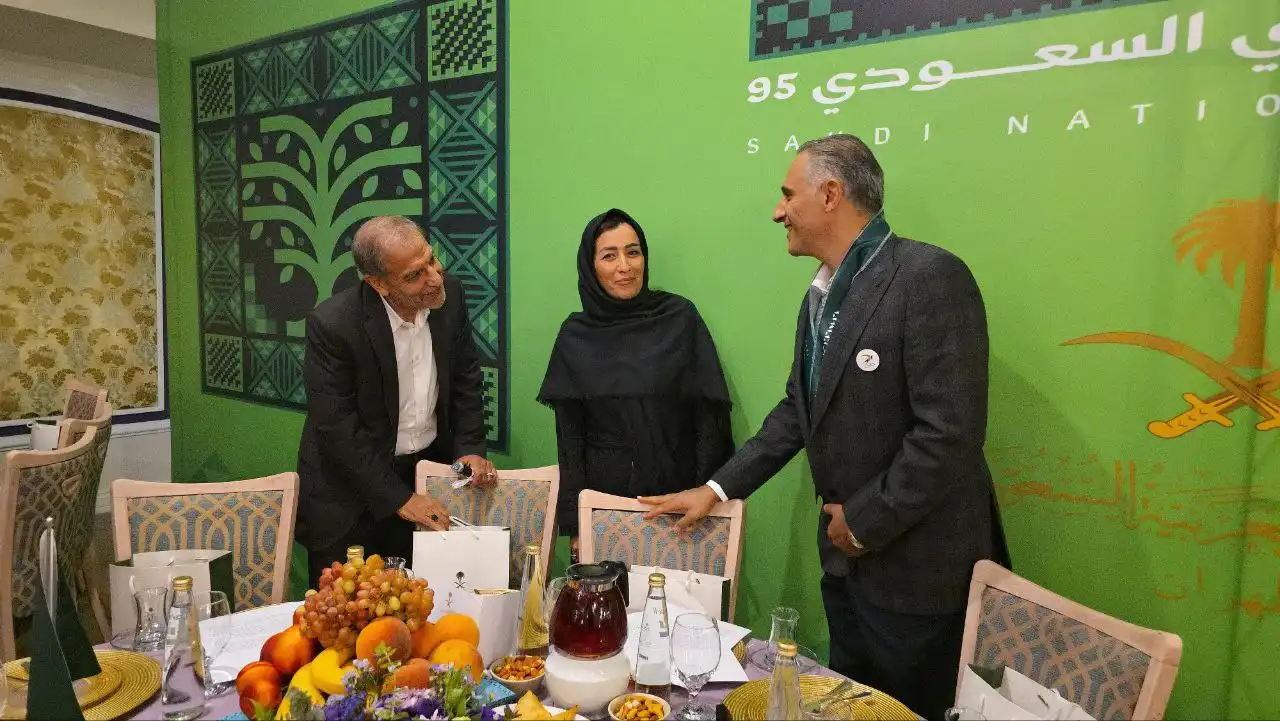 پرستو سیر × فلایناس - 66