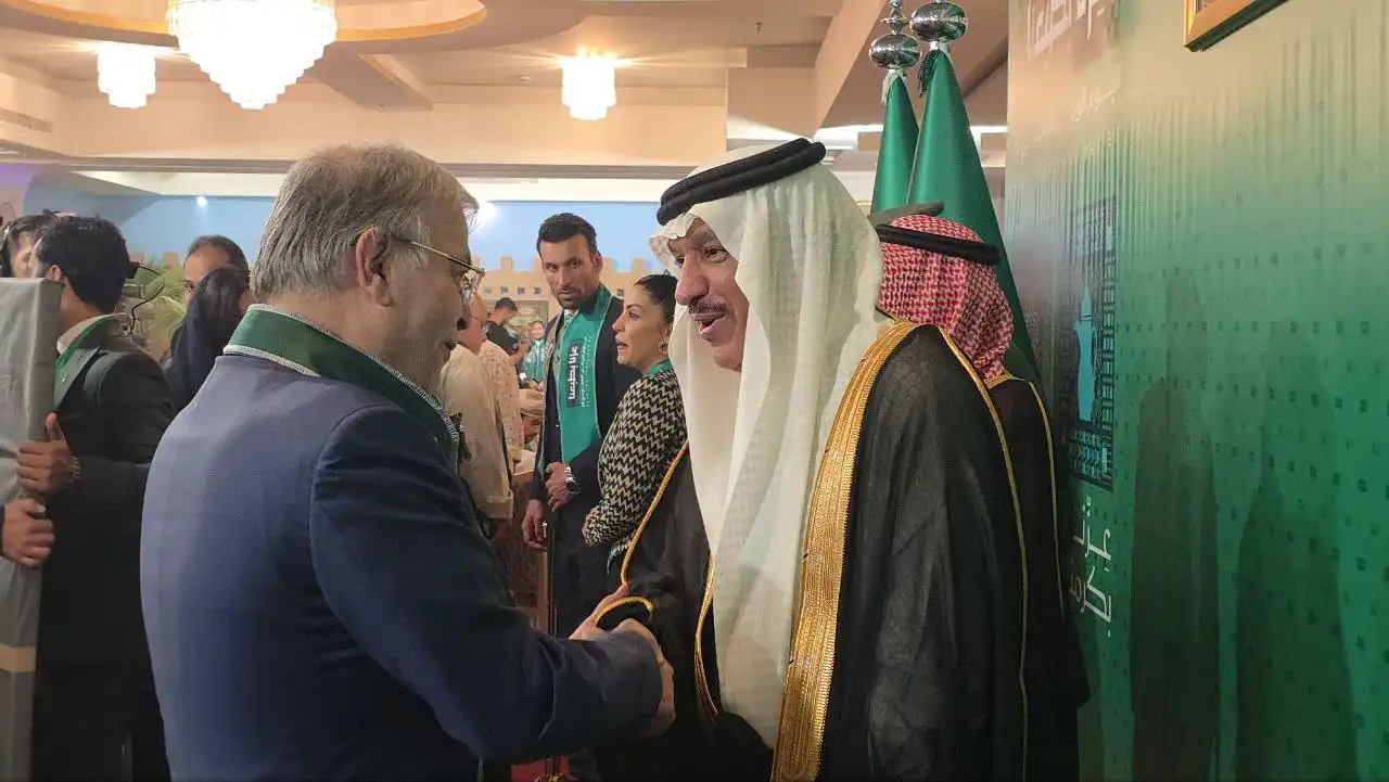 پرستو سیر × فلایناس - 62