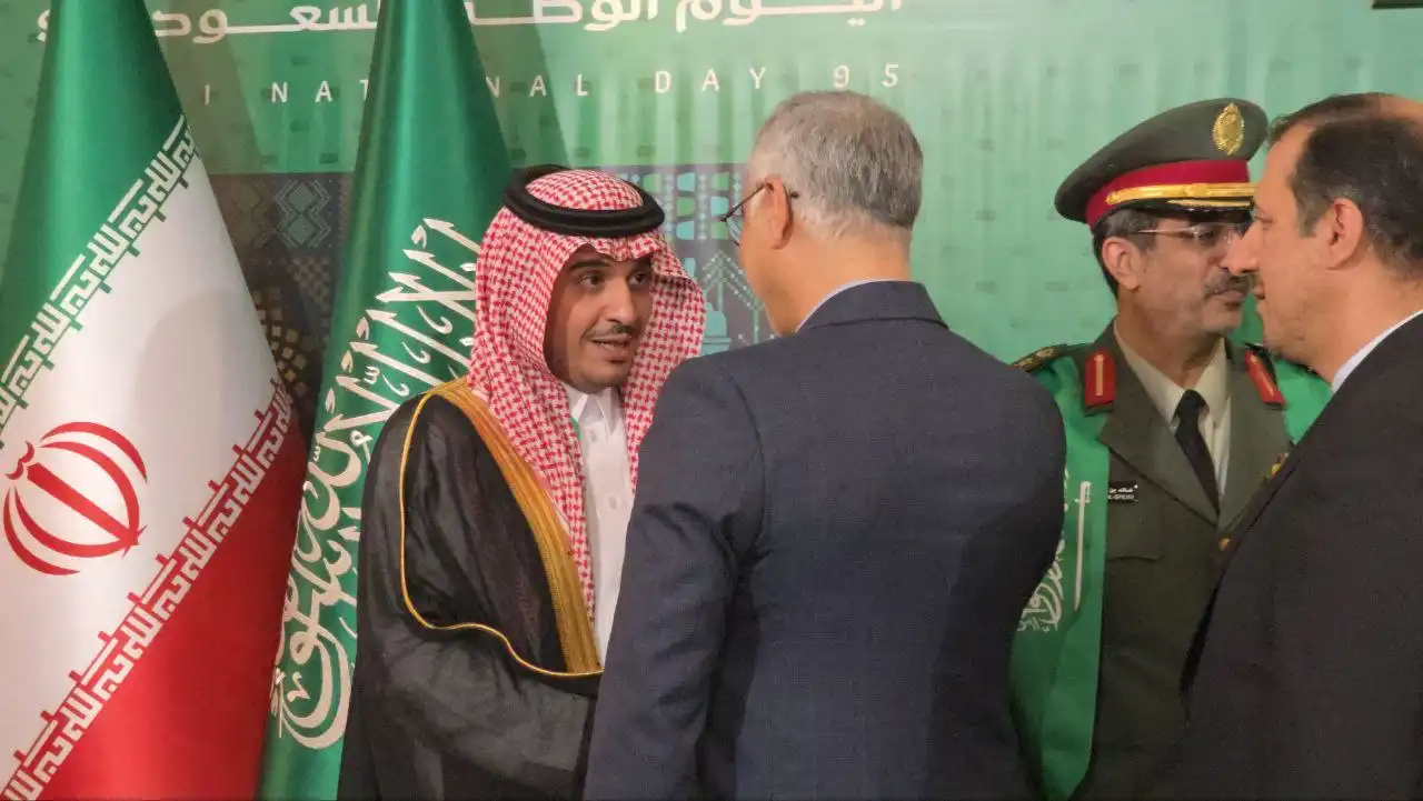 پرستو سیر × فلایناس - 77