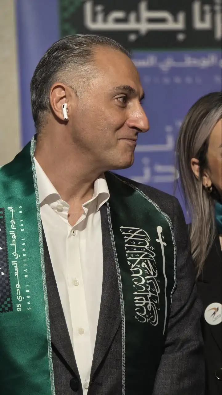 پرستو سیر × فلایناس - 74